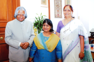 Dr. APJ Abdul Kalam, Former President of India with Ms. Madhu Singhal  the Founder and Managing Trustee of Mitra Jyothi.